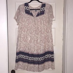 Old Navy short sleeve dress. Only worn once!!!